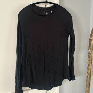 OFFLINE by Aerie Long Sleeve Black Tee - Size M